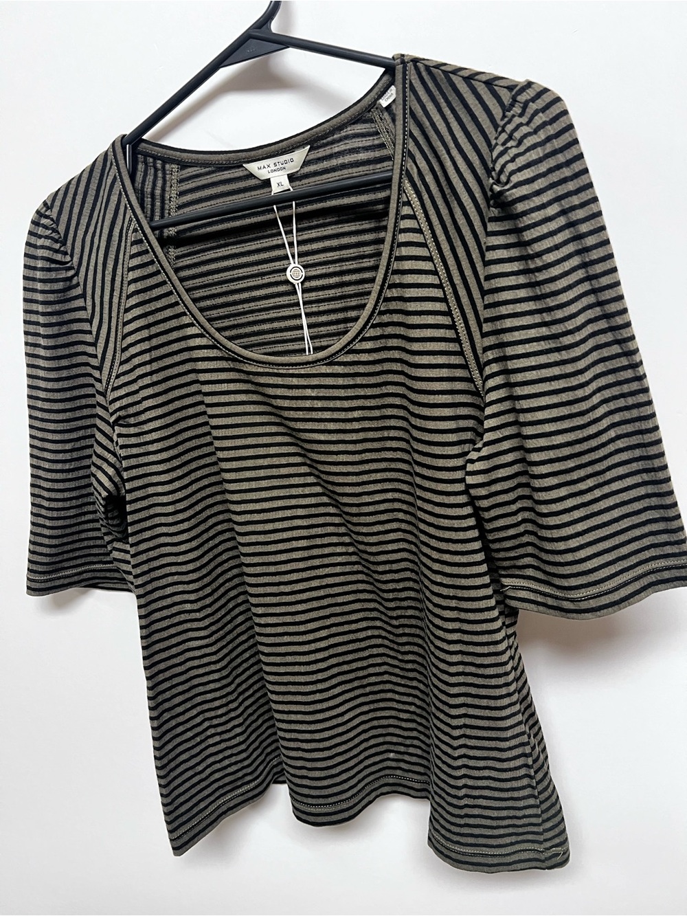 MAX STUDIO BLACK AND OLIVE STRIPED SHORT SLEEVE SCOOP NECK TOP SIZE XL. NWT